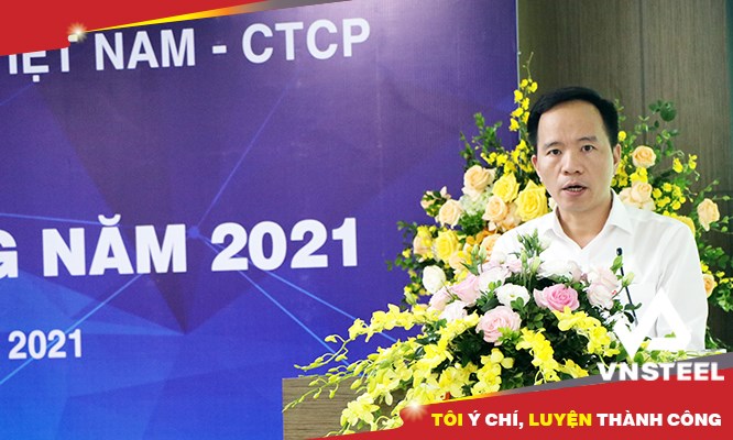 Ông Trần Hữu Hưng - Thành viên HĐQT VNSTEEL thông qua chương trình, quy chế tổ chức và làm việc tại Đại hội
