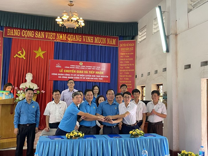Công đoàn VNSTEEL chuyển giao thành công 4 CĐCS về Công đoàn Công Thương Việt Nam
