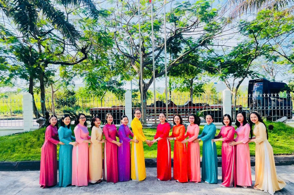 tong-cong-ty-thep-viet-nam-ctcp--ao-dai-em-mac-dat-troi-cung-nghieng_67caa0d9861dd