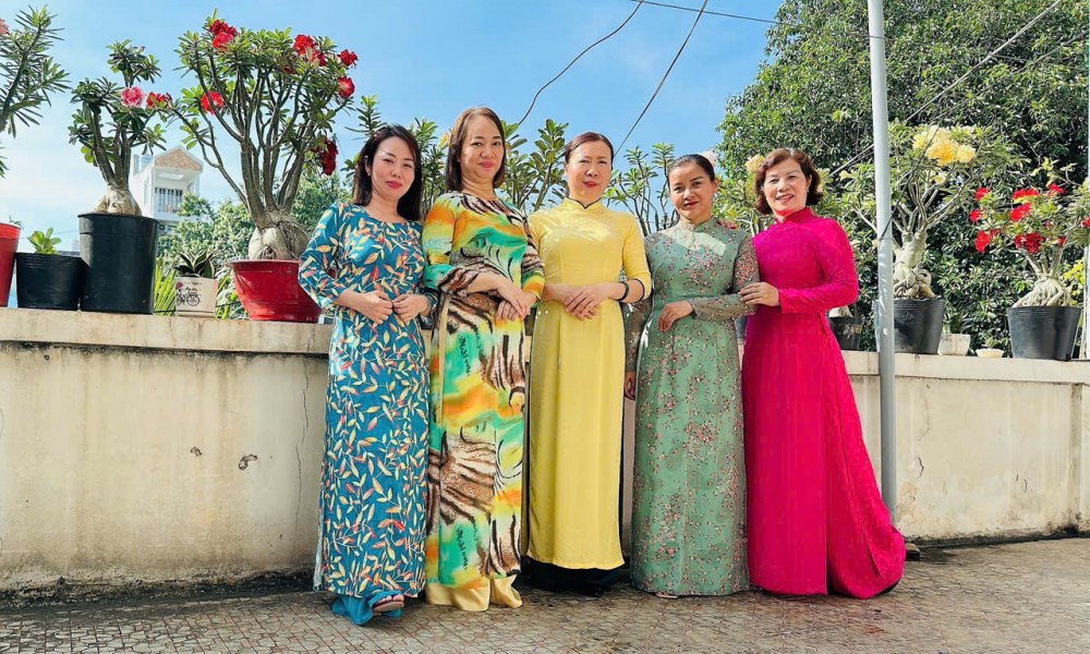 tong-cong-ty-thep-viet-nam-ctcp--ao-dai-em-mac-dat-troi-cung-nghieng_67caa11e4b0ce