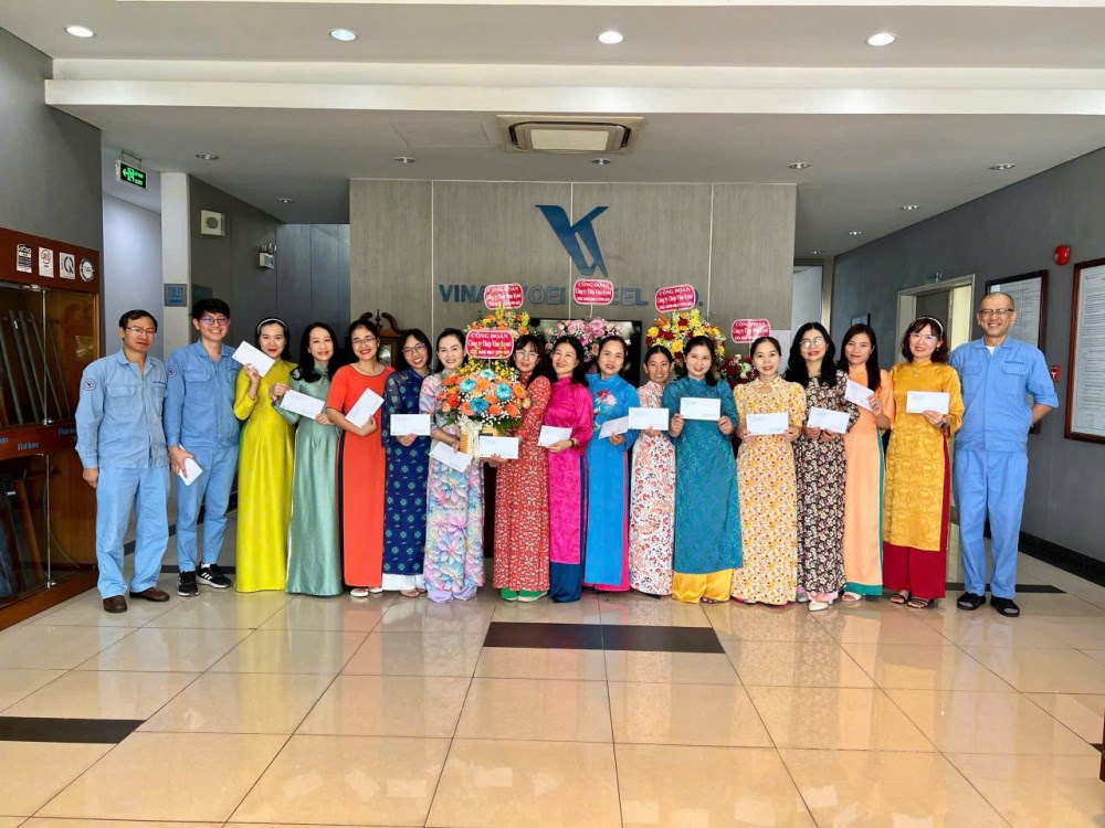 tong-cong-ty-thep-viet-nam-ctcp--ao-dai-em-mac-dat-troi-cung-nghieng_67caa12fe1fcd