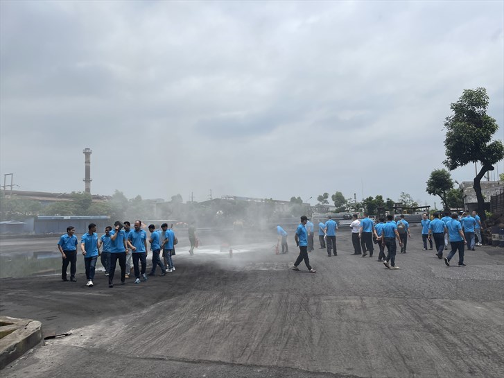 Công đoàn Tổng công ty Thép Việt Nam - CTCP: Tập huấn ATVSLĐ khu vực miền Trung và trao quà cho người lao động Thép Đà Nẵng