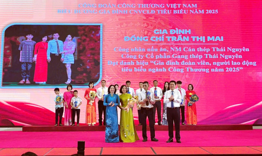 cong-doan-tong-cong-ty-thep-viet-nam-ctcp--2-gia-dinh-cnld-tieu-bieu-va-4-chau-dat-giai-cap-quoc-gia-duoc-cong-doan-cong-thuong-khen-thuong_68a1805f80c67