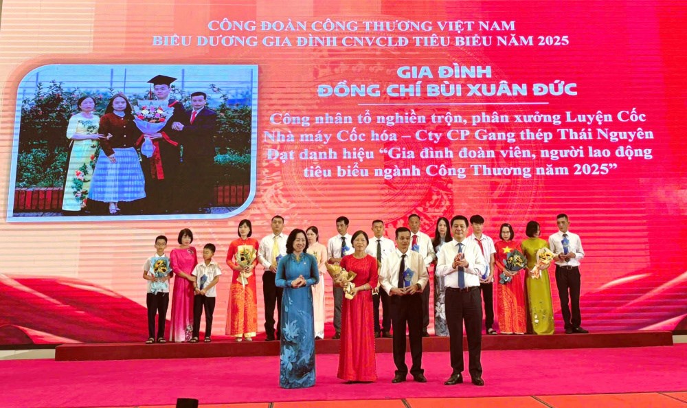 cong-doan-tong-cong-ty-thep-viet-nam-ctcp--2-gia-dinh-cnld-tieu-bieu-va-4-chau-dat-giai-cap-quoc-gia-duoc-cong-doan-cong-thuong-khen-thuong_68a18159726e2