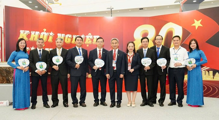 Thép Miền Nam /V/: Mang tới triển lãm A80 câu chuyện hiện thực hóa “thép xanh”