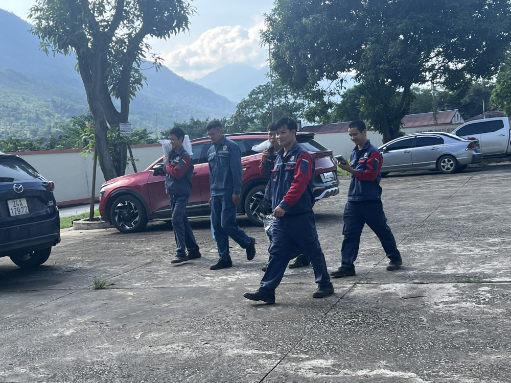 bua-com-ca-tu-chon---su-quan-tam-tham-lang-danh-cho-nguoi-lao-dong-viet-trung_690d77bc7b4c2