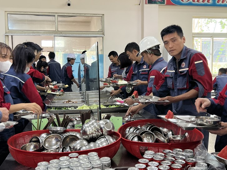 Sự quan tâm thầm lặng dành cho người lao động Công ty TNHH Khoáng sản và Luyện kim Việt Trung