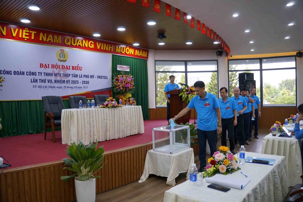 cong-doan-tong-cong-ty-thep-viet-nam---ctcp--chi-dao-thanh-cong-dai-hoi-cong-doan-co-so-nhiem-ky-2025-2030_692669c54407e