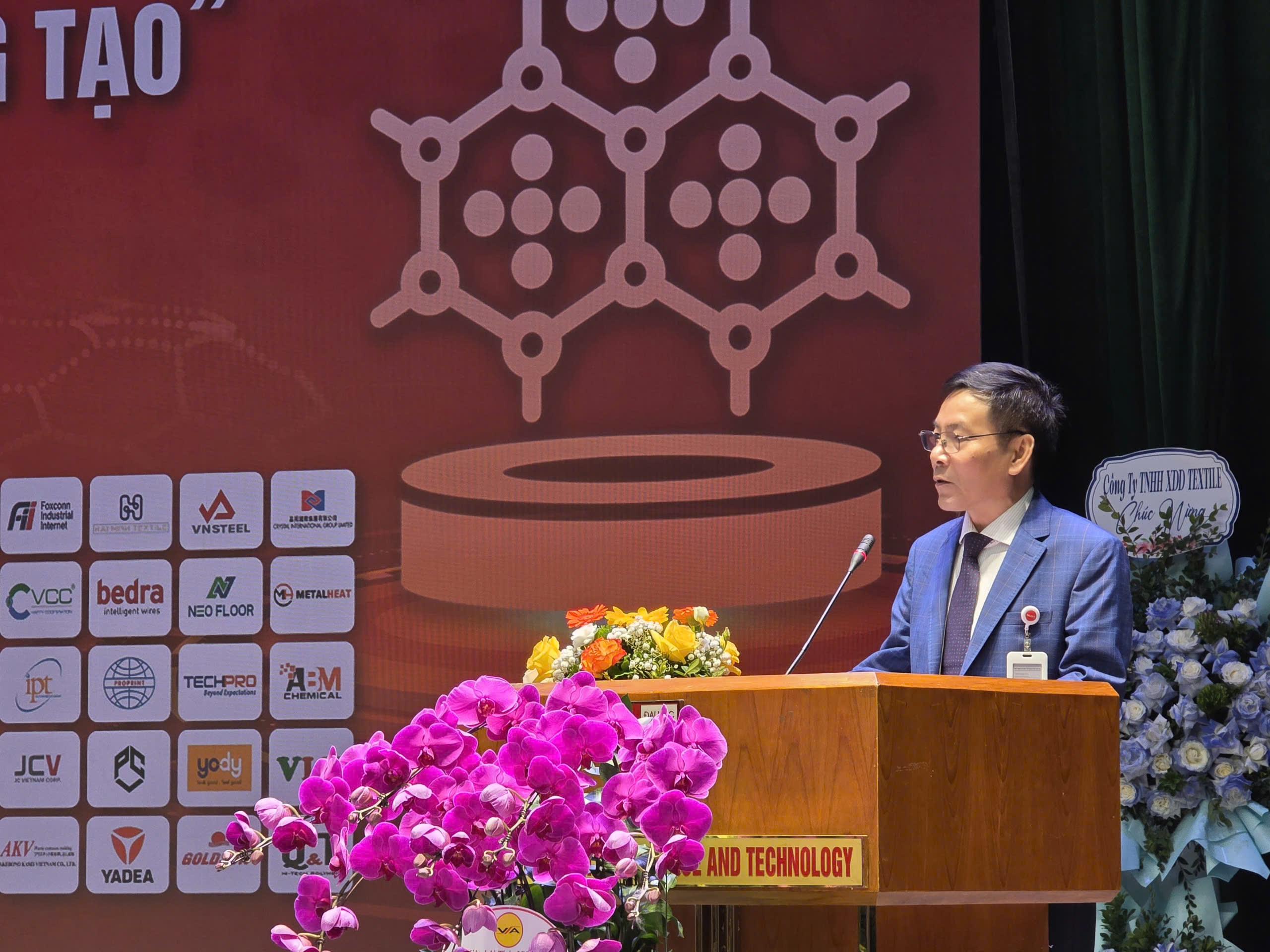 z7663052111387_29109677293bbf2fa5f7497444009e5c