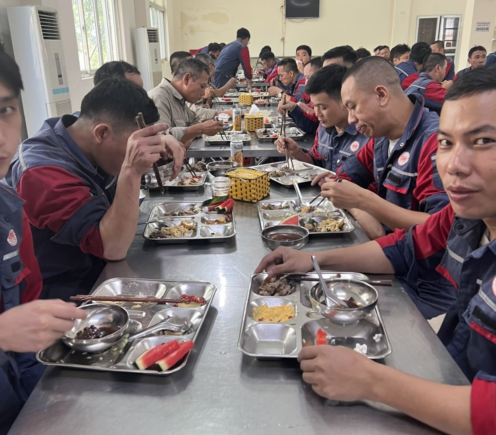 thang-cong-nhan-2026--nguoi-lao-dong-vnsteel-duoc-tri-an-bang-hanh-dong-thiet-thuc_6a02887edc1bb