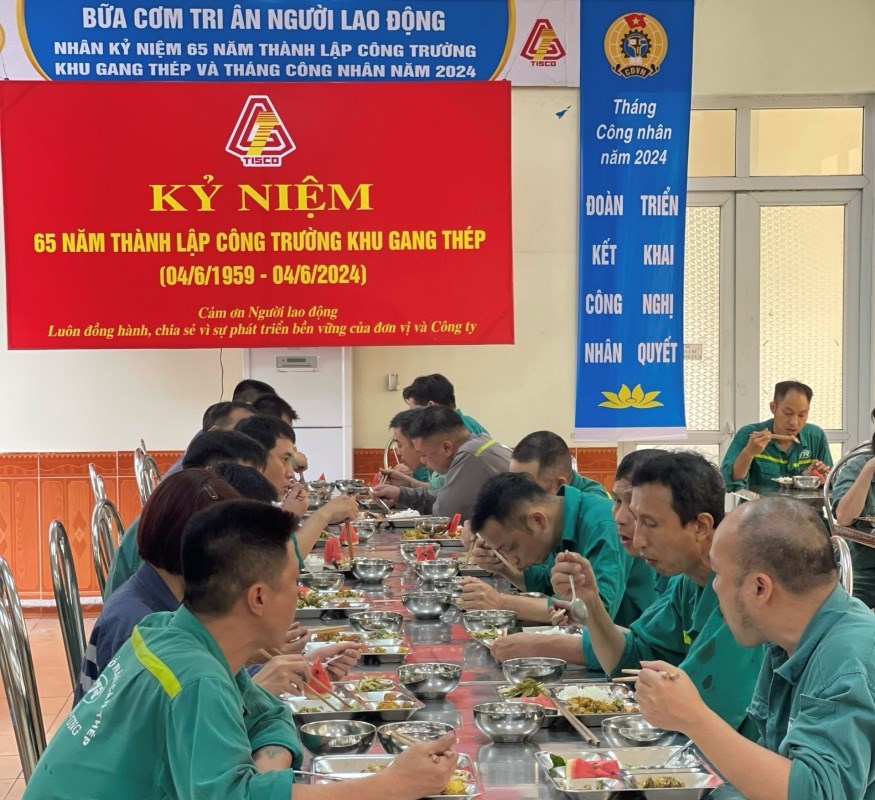 cham-lo-tu-bua-an-ca--dau-an-mot-thap-ky-cua-cong-doan-tong-cong-ty-thep-viet-nam_6a19143232d7a
