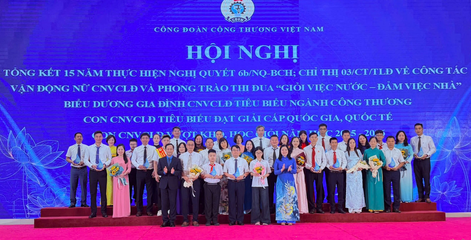 cha-me-cham-viec--con-cham-hoc--qua-ngot-cua-nguoi-lao-dong-tong-cong-ty-thep-viet-nam_6a8ba6c021ce0