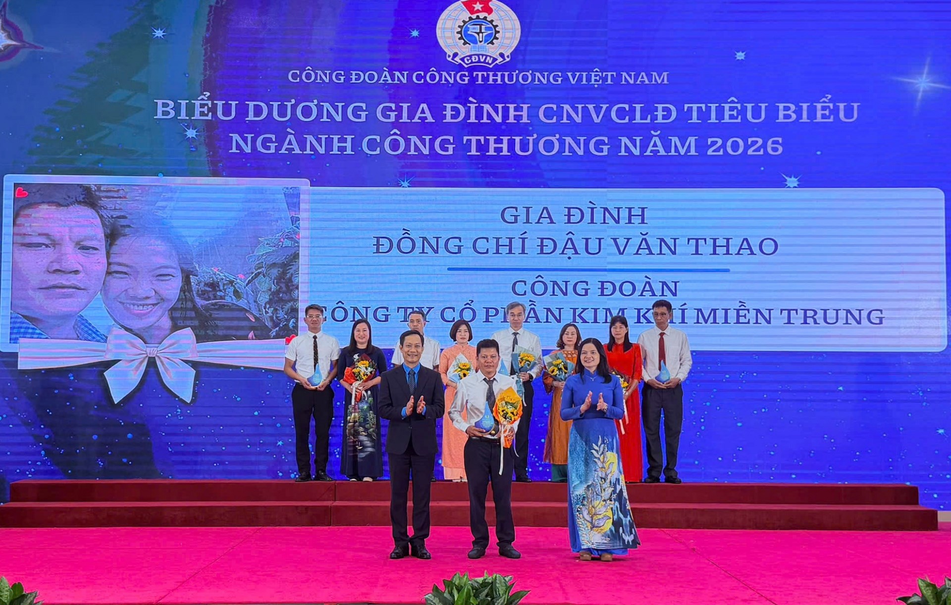 cha-me-cham-viec--con-cham-hoc--qua-ngot-cua-nguoi-lao-dong-tong-cong-ty-thep-viet-nam_6a8ba97072759