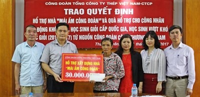Công đoàn Công Thương Việt Nam chăm lo cho CNLĐ có hoàn cảnh khó khăn tại Tổng công ty Thép Việt Nam-CTCP