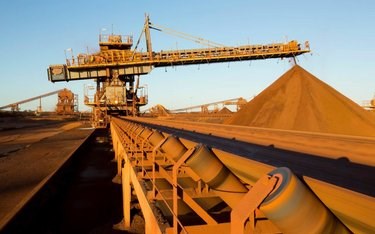 Giá quặng sắt tiếp tục tăng mạnh lên mức 96,70 USD/tấn