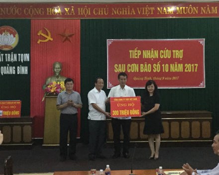 VNSTEEL ủng hộ 600 triệu đồng giúp người dân 02 tỉnh  Hà Tĩnh - Quảng Bình khắc phục thiệt hại sau cơn  bão số 10