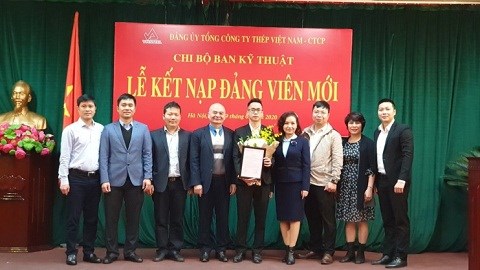 Chi bộ Ban Kỹ thuật Tổng công ty Thép Việt Nam-CTCP tổ chức kết nạp đảng viên mới